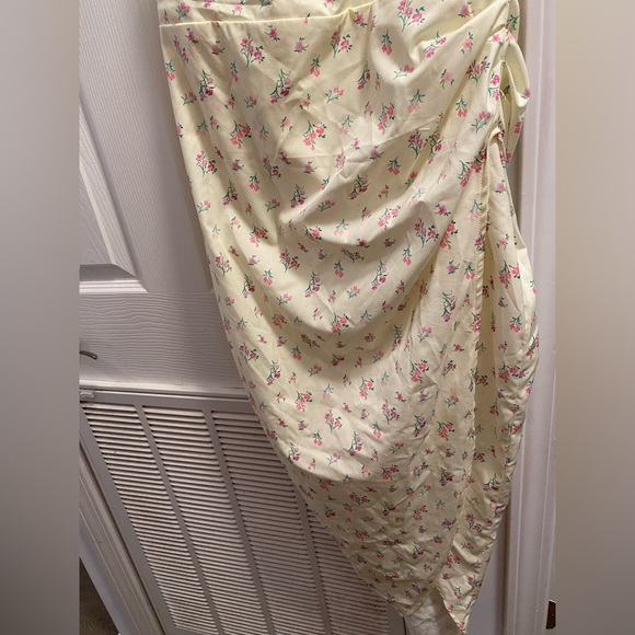 Floral Cut Out Dress - Picture 3 of 4